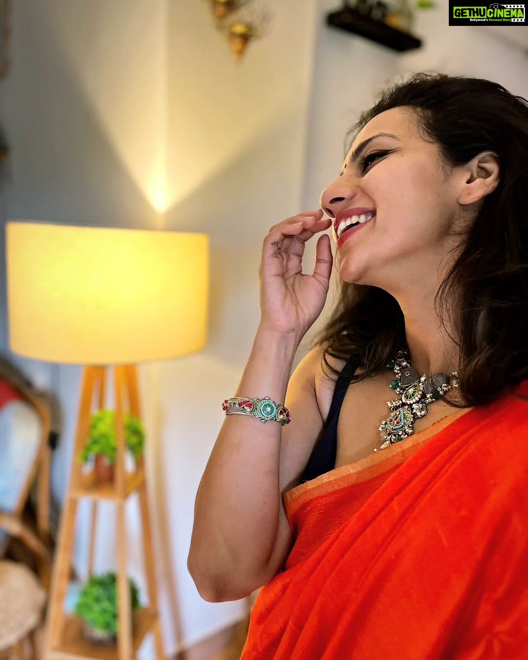 Sruthi Hariharan Instagram - I've always looked at jewellery, as a form of art and creative expression. Hence, when I see something different and exquisite, I lose my heart to it . Like this set from @citrinejewellery . Just that piece was enough to make me feel a little extra zhuzhed up :) Thank you @shashwatichandrashekar for making sure I wear it ♥️