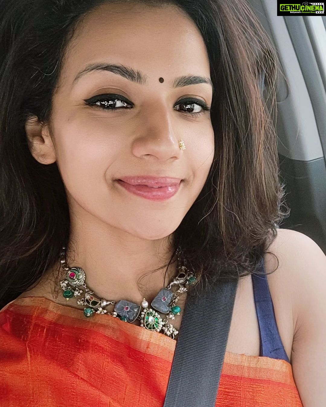 Sruthi Hariharan Instagram - I've always looked at jewellery, as a form of art and creative expression. Hence, when I see something different and exquisite, I lose my heart to it . Like this set from @citrinejewellery . Just that piece was enough to make me feel a little extra zhuzhed up :) Thank you @shashwatichandrashekar for making sure I wear it ♥️