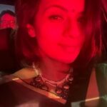 Sruthi Hariharan Instagram - One of those saree wearing days in a phoren country. Witnessed a beautiful concert filled with some epic Tamil songs and enjoyed it with three of my favourite people. @sirishaandavolu @gopiraji @rajeegopi #dallasstories Saree from @suta_bombay