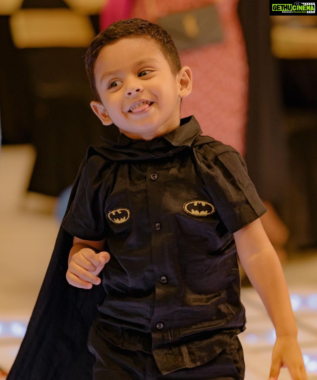 Subhashree Ganguly Instagram - My batman ❤️