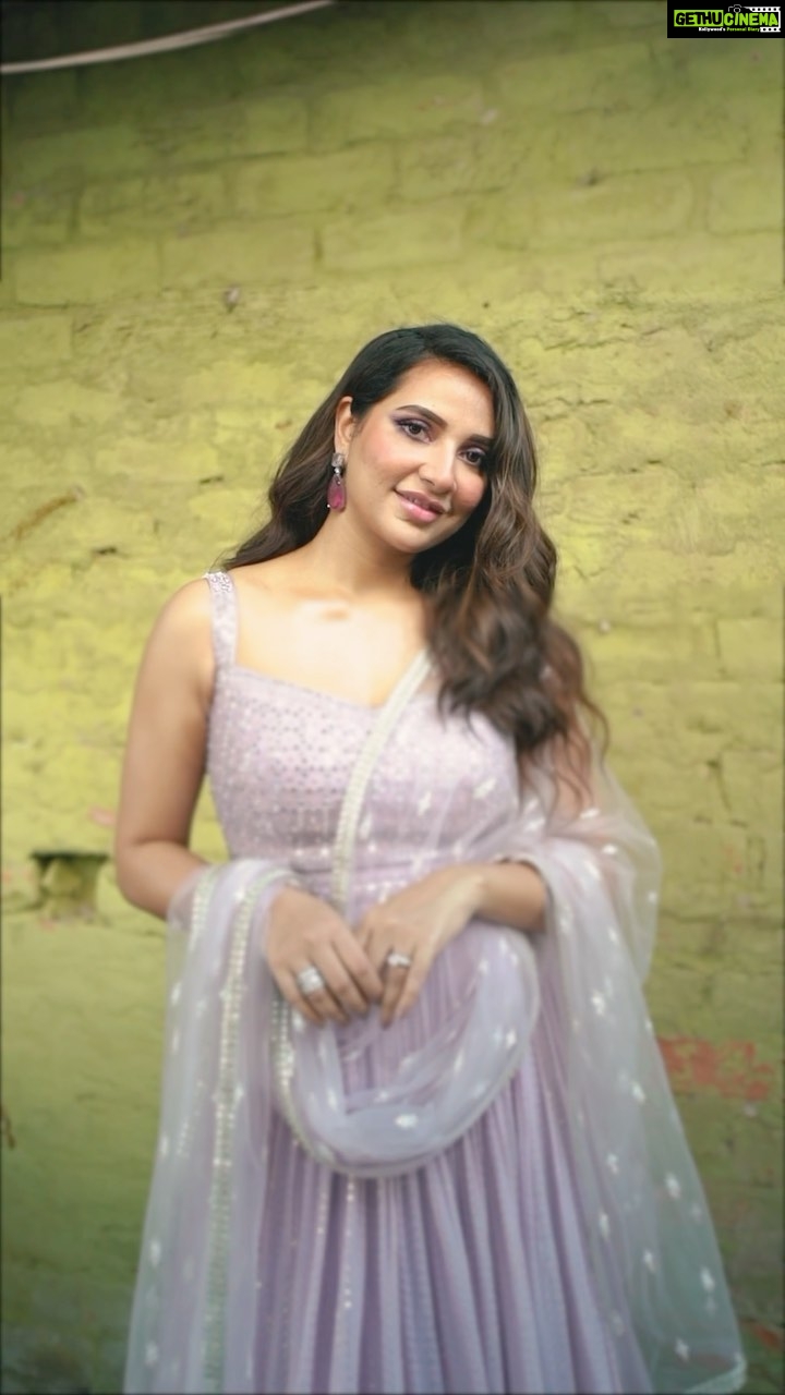 Subhashree Ganguly Instagram - Piya Tose Naina Laage Re 💜 . . . . . . #reelsinstagram #reelsvideo #reelsinsta #reelitfeelit #reelkarofeelkaro #viralvideos
