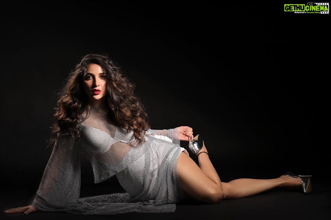 Subhashree Ganguly Instagram - In the mood for glam! 🤍🤍