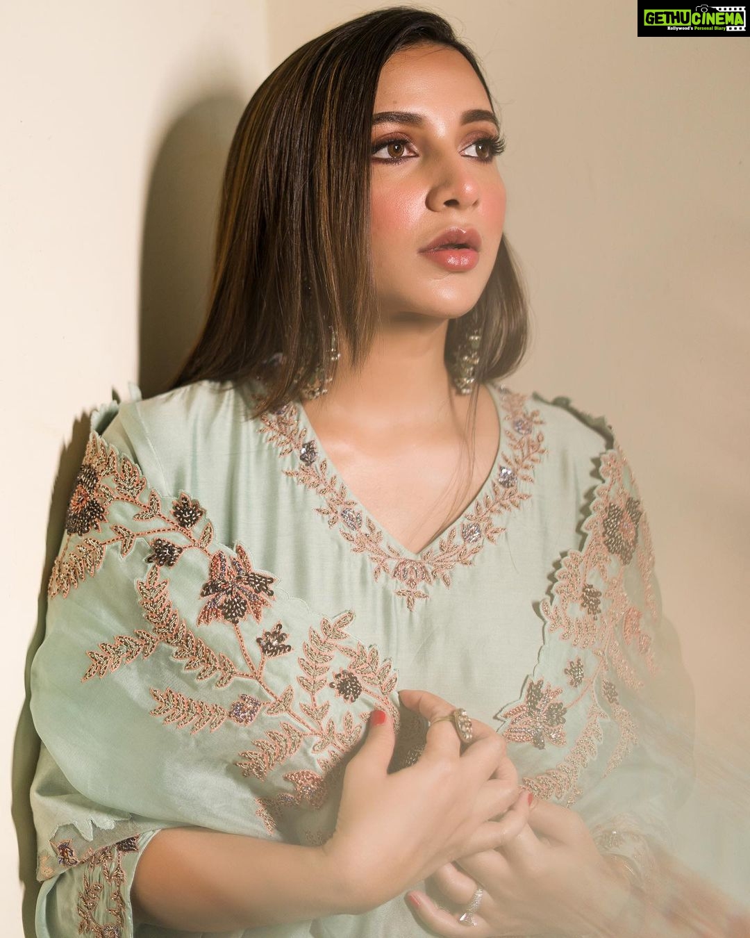 Subhashree Ganguly Instagram - Got that desi feeling! ❤️ . . . . . . . #instafashion #desi #instagood #ethnicwear #ootd #ethnicoutfit
