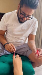 Subhashree Ganguly Instagram - I take care of the baby,he takes care of me . That’s why we call it 
“ We are pregnant “
#luckyme #besthusbandever #love