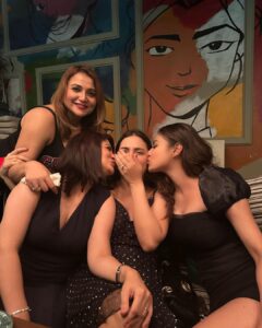 Subhashree Ganguly Instagram - With my Bengali belles….🫶🏻
#beautifulbeautiful x