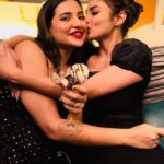 Subhashree Ganguly Instagram - Wishing you a very happy birthday my gorgeous Mon @imouniroy ❤️🎈