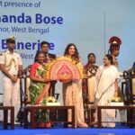Subhashree Ganguly Instagram – What a privilege to be able to felicitate the President of India @draupadimurmuofficial_ in the presence of our beloved CM and Governor! Thank you H’onable Chief Minister @mamataofficial for this opportunity!