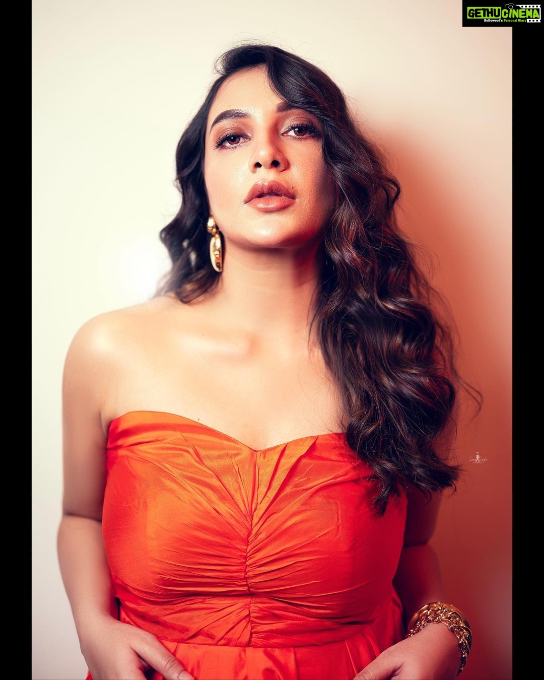 Subhashree Ganguly Instagram - Life won't sparkle unless you do 🧡 . . . . . . #instafashion #fashionstyle #fashionnova #fashionista #instamood #ootd #ootdfashion