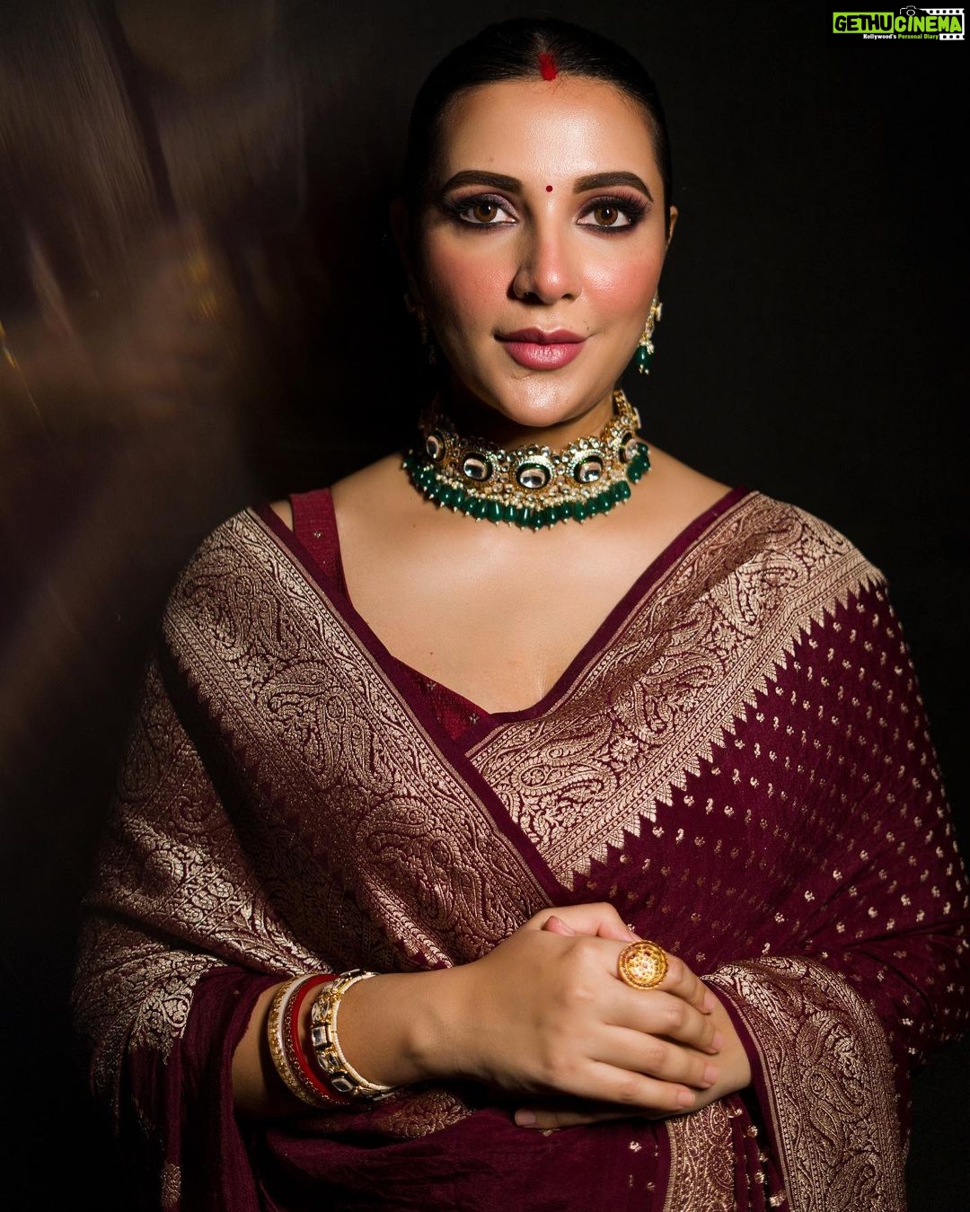 Subhashree Ganguly Instagram - Elegance is beauty ❤️ . . . . . #instagood #instafashion #sareefashion #fashionstyle #sareelove