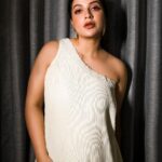 Subhashree Ganguly Instagram - Embrace your inner essence 🤍🤍 . . . . . . . . #instafashion #fashion #fashionstyle #fashionista #instagood #instamood