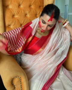 Subhashree Ganguly Instagram - শুভ বিজয়া🙏🏻