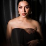 Subhashree Ganguly Instagram - Serving up some glam 🖤 . . . . . . . #instagood #instafashion #fashion #fashionista #instalove #instamood
