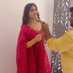 Subhashree Rayaguru Instagram - Drrrrr🤣🤣🤣 Just for fun😂 @lakshmimanchu❤️@tastyteja 😂 Outfit @yamini_vanga #drrr #lakshmimanchu #biggboss #biggboss7 #biggboss7telugu #subbu #subhashree #tastyteja #ultapulta #pallaviprashanth #princeyawar #sivaji #viral #funny #maanas #wedding Vijayawada, India