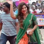 Subhashree Rayaguru Instagram – Thank you for such a grand welcome at the launch of @emmadi_silver_jewellery 6th store launch at Kanchipuram Murugan Silk Shopping Mall. Congratulations!❤️🥳✨
Outfit @sravanthisuresh_boutique 
Photography @ayodhyaram_somarouthu 
.
.
.
.
.
.
.
.
#subbu #subhashree #biggboss #biggbosstelugu7 #biggbosstelugu #emmadi #manobhava Hyderabad