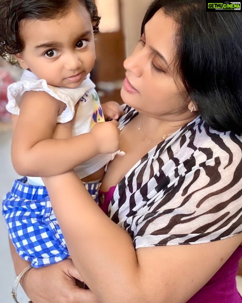 Suchitra Murali Instagram - Seriously…it’s not baby fever just she bonds well with me..🤷‍♀️🤷‍♀️