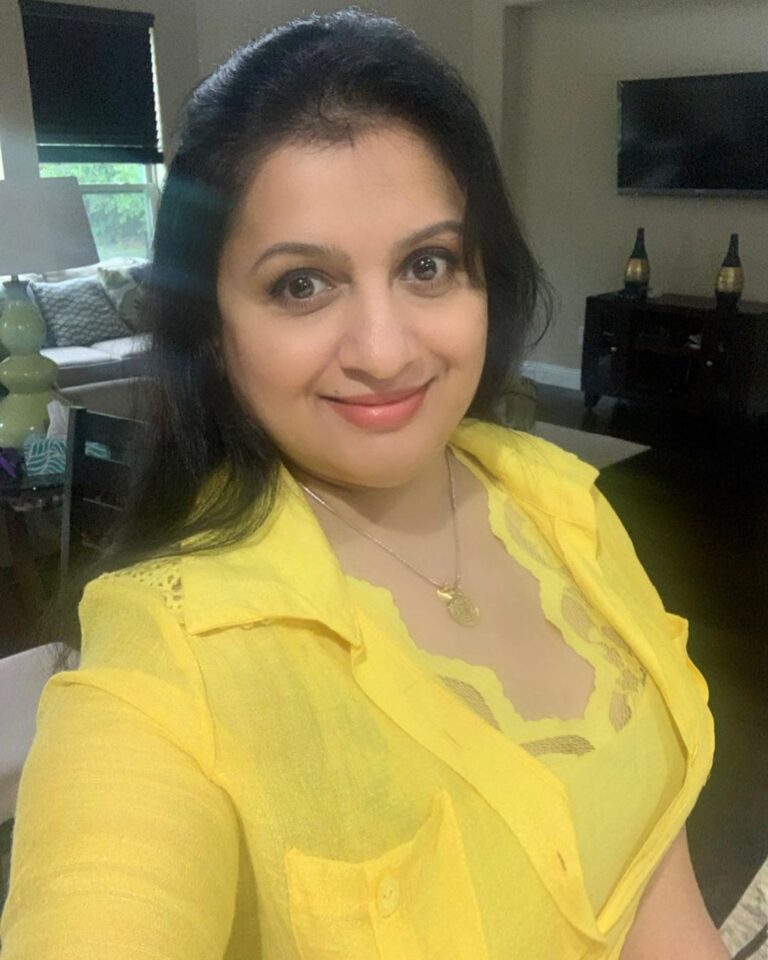 Suchitra Murali Instagram - Hello in Yellow..😘😘😘