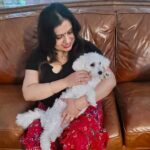 Suchitra Murali Instagram – This darling little puppy… Rosie…,,, got hit by a car …Thank heavens…she survived…🥰 poor baby got a fracture,,found a solace on some TLC😍My bestie Aathira’s Puppy..! Hope she feels better soon..!