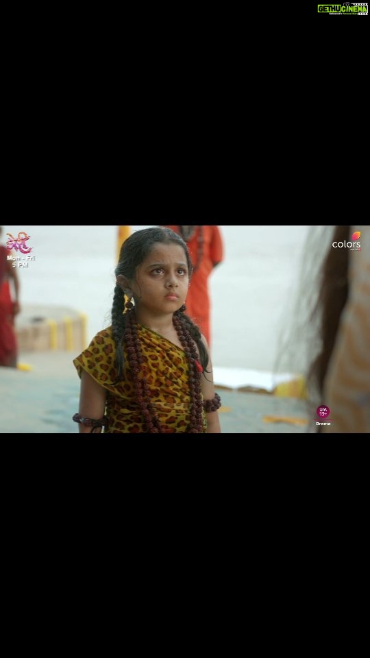 Sudha Chandran Instagram - कैलाशी देवी की छोटी सोच देखकर डोरी रह गयी दंग | 😱 Dekhiye #Doree, Mon- Fri raat 9 baje sirf #Colors aur @officialjiocinema par. #ChhotiSochKaAntt @sudhaachandran @amarupadhyay_official @mahibhanushaliofficial