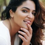 Sukrutha Wagle Instagram – Some moles can change our personality 😁✨

.
.
Click by @idle_works 
.
.
#sukrutha #sukrutha_wagle #kannadaactress Bangalore, India