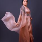 Suma Kanakala Instagram - From the recent Peda Kapu 1 Pre Release event✨ Styled by @stylebyannapurna Style team @i.deekshasetti & @chandrika_kamesetti Collaboration with Outfit @prashantikumarlabel Jewellery @shopriyaaofficial Makeup @madhu_derangula Hair @koduruamarnath Photography @valmikiramuphotography #suma #sumakanakala #anchorsuma #anchorsumakanakala #pedakapu #pedakapu1prereleaseevent