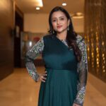Suma Kanakala Instagram - Fashion is all about making a statement #FashionStatement Styled by @officialanahita Style Team @pranathivarma.k Collaboration with Outfit @archithanarayanamofficial Jewellery @adornablesbysonalimehra Hair @murthy_hairstylist Photography @valmikiramuphotography #suma #sumakanakala #anchorsuma #anchorsumakanakala #weekend #saturday