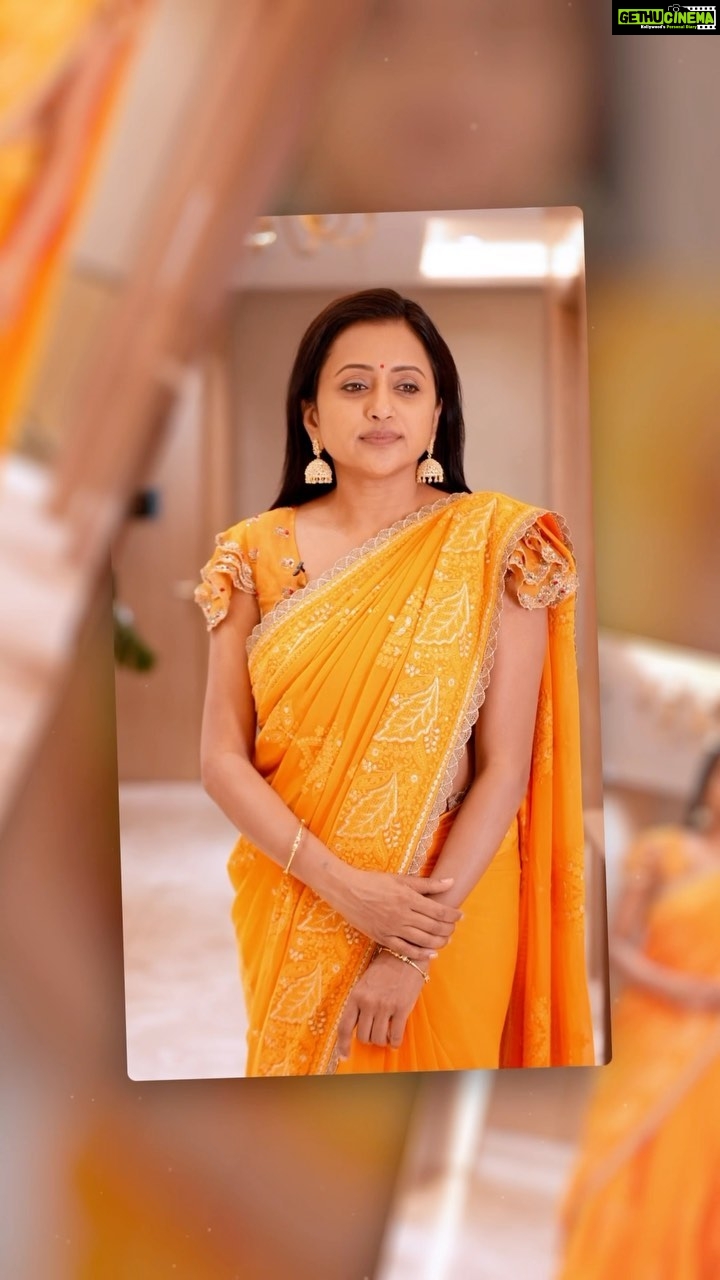 Suma Kanakala Instagram - Lights Camera and Click Click 📸 Styled by @officialanahita Style team @pranathivarma.k Collaboration with Outfit @issadesignerstudio Jewellery @adornablesbysonalimehra Hair @malla_reddy_hairstylist Photography @jaan_clickworld Reel Edit @swipeupproductions #sumakanakala #suma #anchorsuma #anchorsumakanakala #lightscameramagic #wednesday