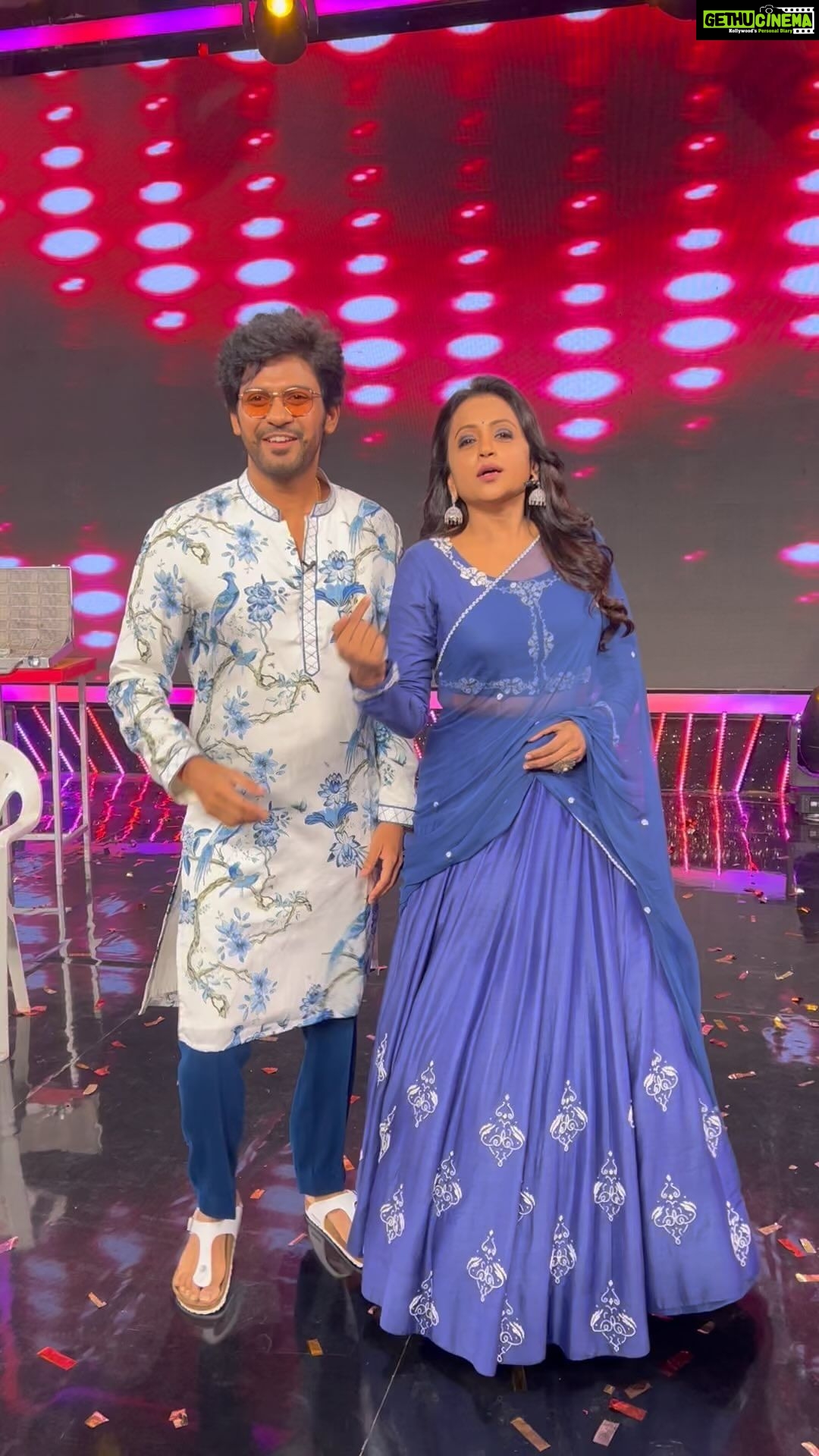 Suma Kanakala Instagram - Mr Polishetty and Ms Pallassana Pachuveetil 🤣 Watch Suma Adda tonight for a fun filled episode. @naveen.polishetty #sumakanakala #suma #anchorsuma #anchorsumakanakala #sumaadda #naveenpolishetty #msshettymrpolishetty