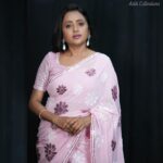 Suma Kanakala Instagram - Sundaying in Pink 🌸😊 Makeup, Hair and Styling by @emraanartistry Collaboration with Outfit @pari.designers_ Jewellery @aditi_collection Photography @csk_cliks #sumakanakala #suma #anchorsuma #anchorsumakanakala #sunday