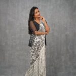 Suma Kanakala Instagram - Confidence is the best accessory anyone can wear 💪💃 Styled by @officialanahita Style team @pranathivarma.k Collaboration with Outfit @archithanarayanamofficial Makeup, Hair & Nails @emraanartistry Photography @swipeupproductions #suma #sumakanakala #anchorsuma #anchorsumakanakala #confidentinyourskin #ownit #confidenceiskey