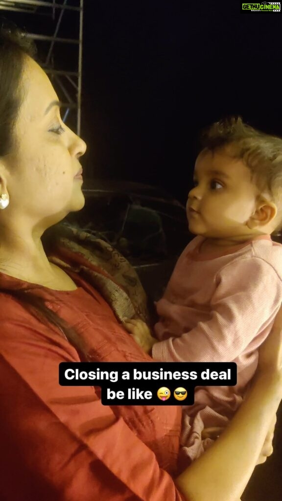 Suma Kanakala Instagram - Closing a business deal be like 🤪