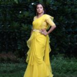 Suma Kanakala Instagram - 💛 Styled by @officialanahita Collaboration with @swaradesignerboutique Makeup, Hair & Nails @emraanartistry Photography @valmikiramuphotography #suma #sumakanakala #anchorsuma #saturday #anchorsumakanakala