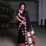 Suma Kanakala Instagram – 🖤
Styled by @officialanahita
Saree by @cyynosurepune
Hair by @malla_reddy_hairstylist
#sumakanakala #suma #anchorsuma #anchorsumakanakala #bro #flashback