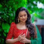 Suma Kanakala Instagram – ❤️ 

Makeup, hair, nails & styled by @emraanartistry 

Collaboration with 
Outfit @maramsclothing_official 
Jewellery @aditi_collection 

#sumakanakala #suma #anchorsuma #anchorsumakanakala