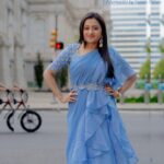 Suma Kanakala Instagram – Styled by @officialanahita 

Collaboration with 
Outfit @feathersbtq 
Jewellery @adornablesbysonalimehra 

Makeup @sandhya_nandipati 
Hair @brinda.nandipati 

Photography @rudraw_picturesque 

#sumakanakala #anchorsuma #anchorsumakanakala #suma #USA #throwback #throwbackthursday