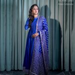 Suma Kanakala Instagram – 💙

Makeup, Hair, Nails & Styling @emraanartistry 

Collaboration with 
Outfit @yashandashimatholia 
Hyderabad Store @adi_shakti_label 
Jewellery @aditi_collection 

Photography @csk_cliks 

#suma #sumakanakala #anchorsuma #anchorsumakanakala