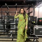 Suma Kanakala Instagram - 💚 Styled by @officialanahita Collaboration with Outfit @bytarunisrigiri Jewellery @adornablesbysonalimehra Makeup & Hair @zealmakeupstudio #sumakanakala #suma #anchorsuma #anchorsumakanakala