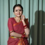 Suma Kanakala Instagram – ❤️

Styled by @aayeshaa.mariam 
Style Team @sumaiah.tabassum 

Makeup @madhu_derangula 
Hair @malla_reddy_hairstylist 

Photography @valmikiramuphotography 

#suma #anchorsuma #sumakanakala #anchorsumakanakala #ootd #throwback #rudrangi #throwbackthursday