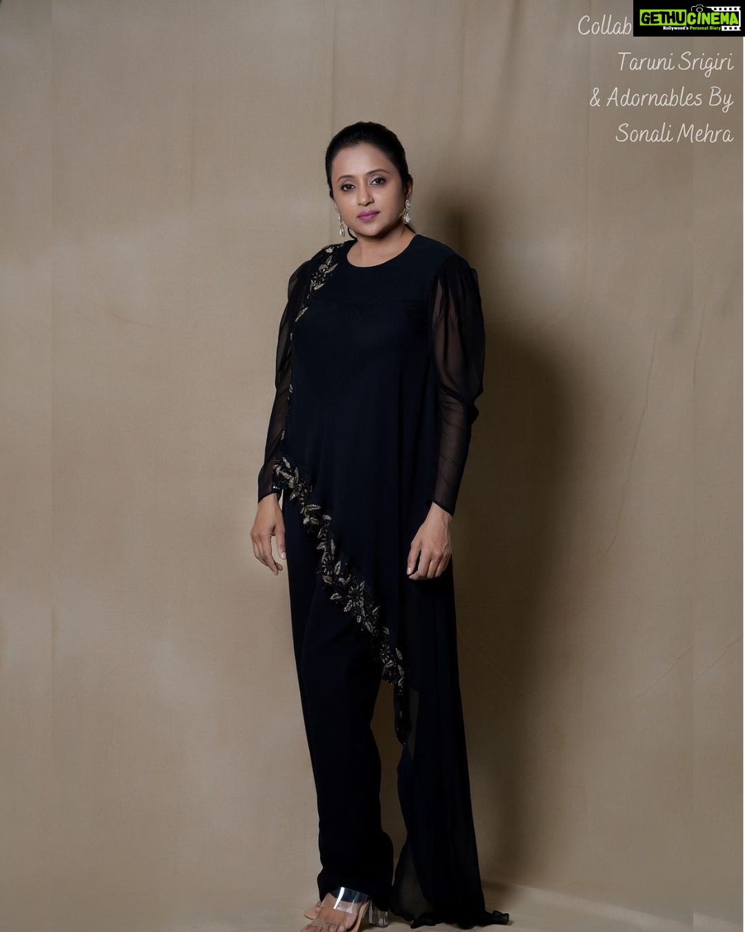 Suma Kanakala Instagram - π€ Styled by @officialanahita Collaboration with Outfit @bytarunisrigiri Jewellery @adornablesbysonalimehra Hair @malla_reddy_hairstylist Photography @valmikiramuphotography #sumakanakala #suma #anchorsuma #anchorsumakanakala