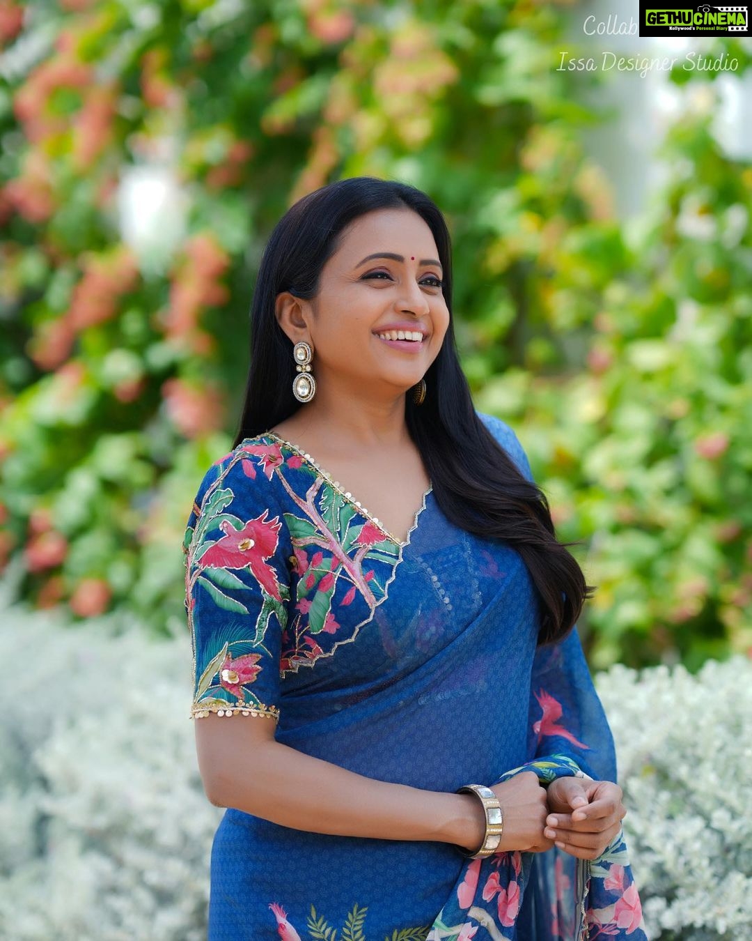 Suma Kanakala Instagram - π Styled by @officialanahita Collaboration with Outfit @issadesignerstudio Makeup @madhu_derangula Hair @malla_reddy_hairstylist Photography @valmikiramuphotography #sumakanakala #suma #anchorsumakanakala #anchorsuma #sumaadda