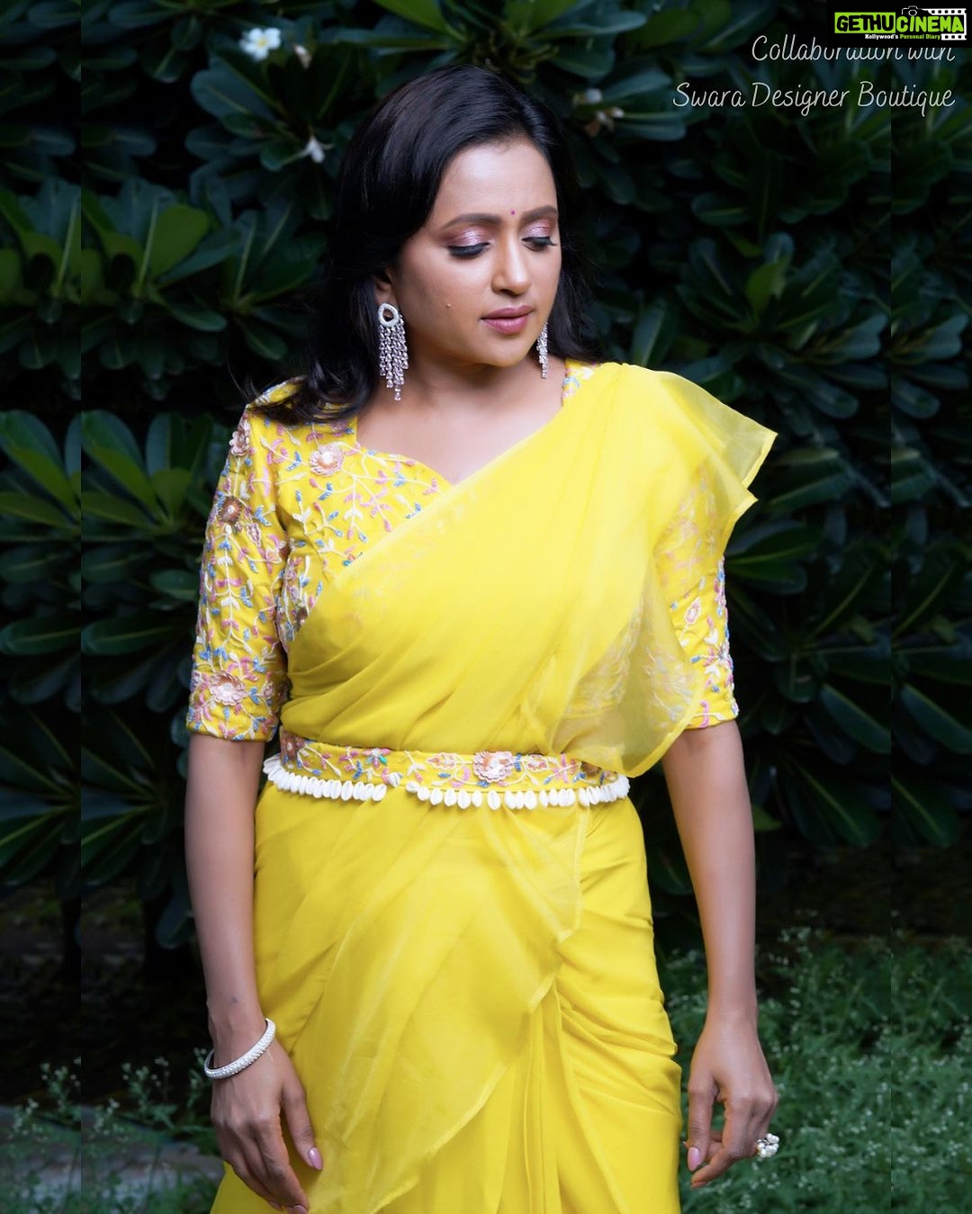 Suma Kanakala Instagram - π Styled by @officialanahita Collaboration with @swaradesignerboutique Makeup, Hair & Nails @emraanartistry Photography @valmikiramuphotography #suma #sumakanakala #anchorsuma #saturday #anchorsumakanakala