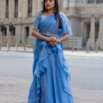Suma Kanakala Instagram – Styled by @officialanahita
Collaboration with
Outfit @feathersbtq
Jewellery @adornablesbysonalimehra
Makeup @sandhya_nandipati
Hair @brinda.nandipati
Photography @rudraw_picturesque
#sumakanakala #anchorsuma #anchorsumakanakala #suma #USA #throwback #throwbackthursday