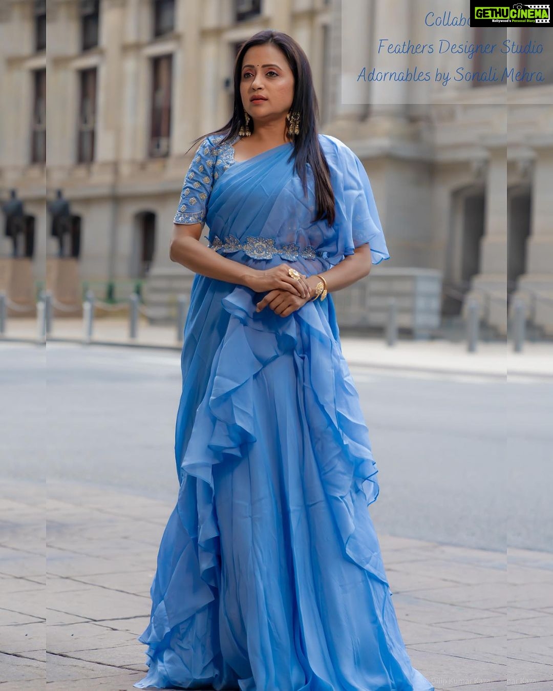 Suma Kanakala Instagram - Styled by @officialanahita Collaboration with Outfit @feathersbtq Jewellery @adornablesbysonalimehra Makeup @sandhya_nandipati Hair @brinda.nandipati Photography @rudraw_picturesque #sumakanakala #anchorsuma #anchorsumakanakala #suma #USA #throwback #throwbackthursday