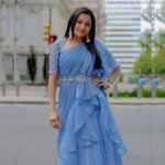 Suma Kanakala Instagram – Styled by @officialanahita
Collaboration with
Outfit @feathersbtq
Jewellery @adornablesbysonalimehra
Makeup @sandhya_nandipati
Hair @brinda.nandipati
Photography @rudraw_picturesque
#sumakanakala #anchorsuma #anchorsumakanakala #suma #USA #throwback #throwbackthursday