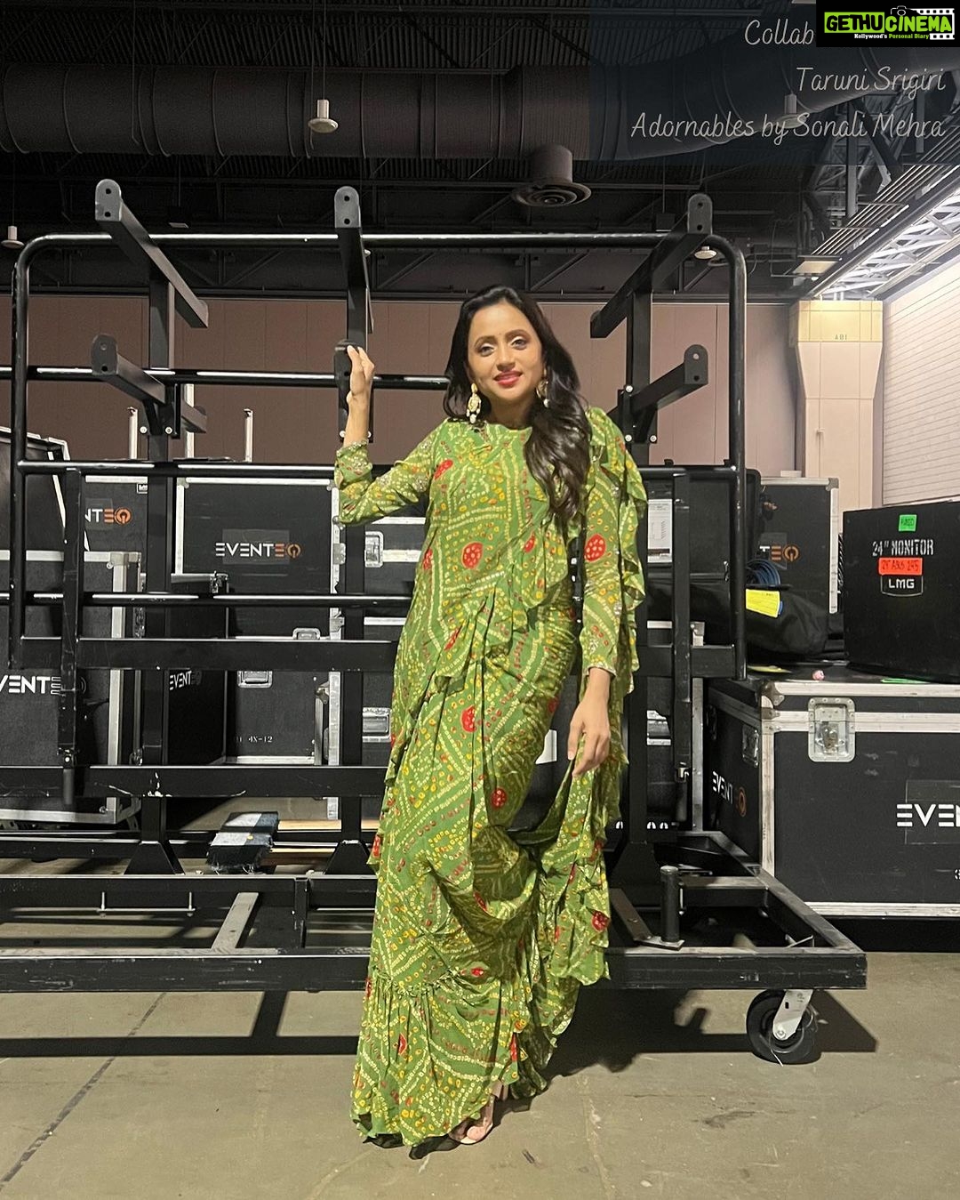 Suma Kanakala Instagram - ๐ Styled by @officialanahita Collaboration with Outfit @bytarunisrigiri Jewellery @adornablesbysonalimehra Makeup & Hair @zealmakeupstudio #sumakanakala #suma #anchorsuma #anchorsumakanakala
