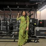 Suma Kanakala Instagram - 💚 Styled by @officialanahita Collaboration with Outfit @bytarunisrigiri Jewellery @adornablesbysonalimehra Makeup & Hair @zealmakeupstudio #sumakanakala #suma #anchorsuma #anchorsumakanakala