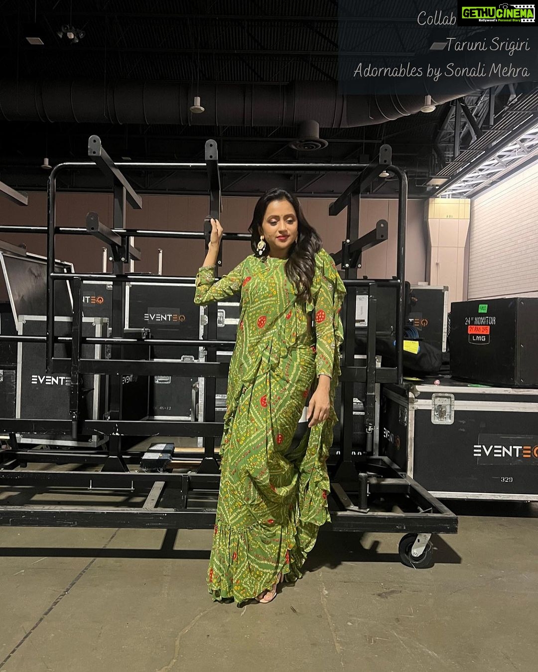 Suma Kanakala Instagram - ๐ Styled by @officialanahita Collaboration with Outfit @bytarunisrigiri Jewellery @adornablesbysonalimehra Makeup & Hair @zealmakeupstudio #sumakanakala #suma #anchorsuma #anchorsumakanakala