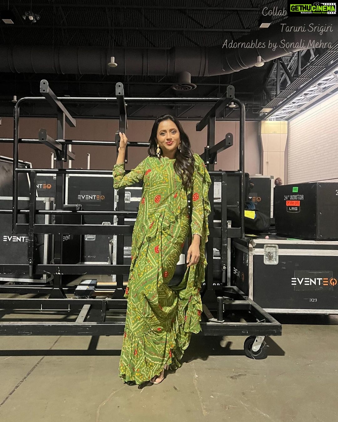Suma Kanakala Instagram - ๐ Styled by @officialanahita Collaboration with Outfit @bytarunisrigiri Jewellery @adornablesbysonalimehra Makeup & Hair @zealmakeupstudio #sumakanakala #suma #anchorsuma #anchorsumakanakala
