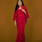 Suma Kanakala Instagram - ❤️ Styled By @officialanahita Collaboration with Outfit @justlikethatbyanju Makeup @madhu_derangula Hair @malla_reddy_hairstylist #sumakanakala #anchorsuma #suma #anchorsumakanakala #sumaadda