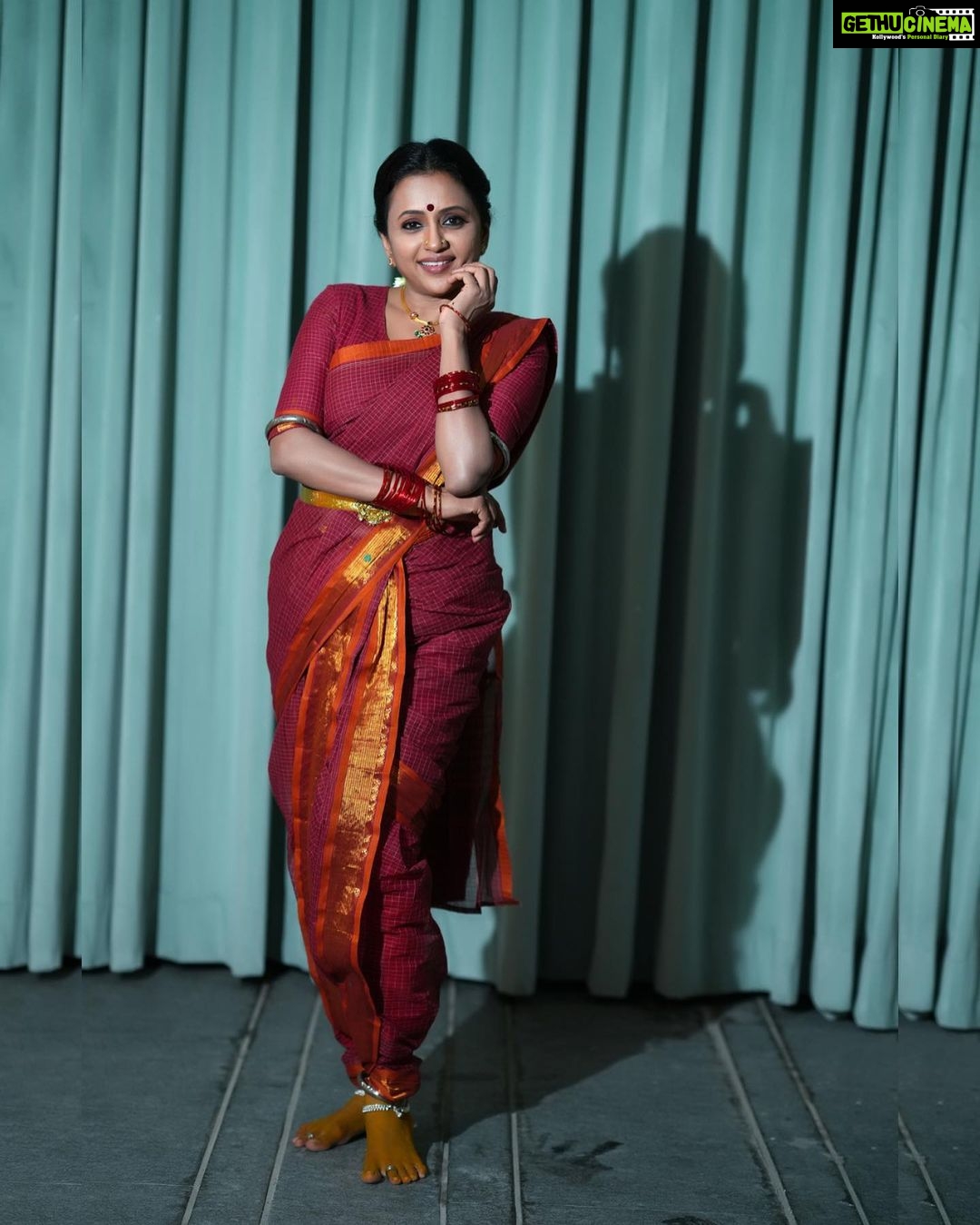 Suma Kanakala Instagram - ❤️ Styled by @aayeshaa.mariam Style Team @sumaiah.tabassum Makeup @madhu_derangula Hair @malla_reddy_hairstylist Photography @valmikiramuphotography #suma #anchorsuma #sumakanakala #anchorsumakanakala #ootd #throwback #rudrangi #throwbackthursday