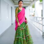 Suma Kanakala Instagram - 💖 Styled by @emraanartistry Collaboration with Outfit @pari.designers_ Jewellery @aditi_collection Makeup @madhu_derangula Hair @malla_reddy_hairstylist Photography @valmikiramuphotography #suma #sumakanakala #anchorsumakanakala #anchorsuma #sumaadda #friyay